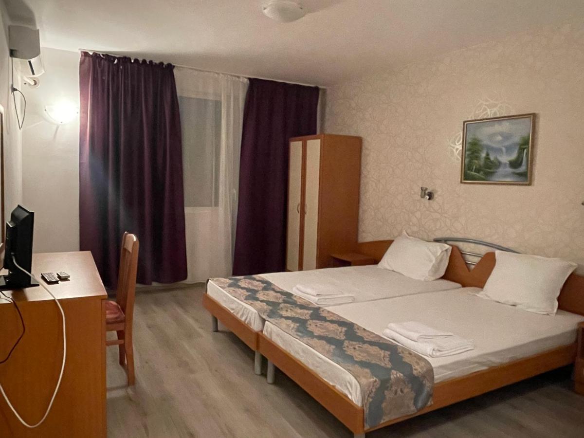 Family Hotel Aqua Ravda Buitenkant foto