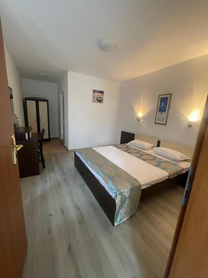 Family Hotel Aqua Ravda Buitenkant foto
